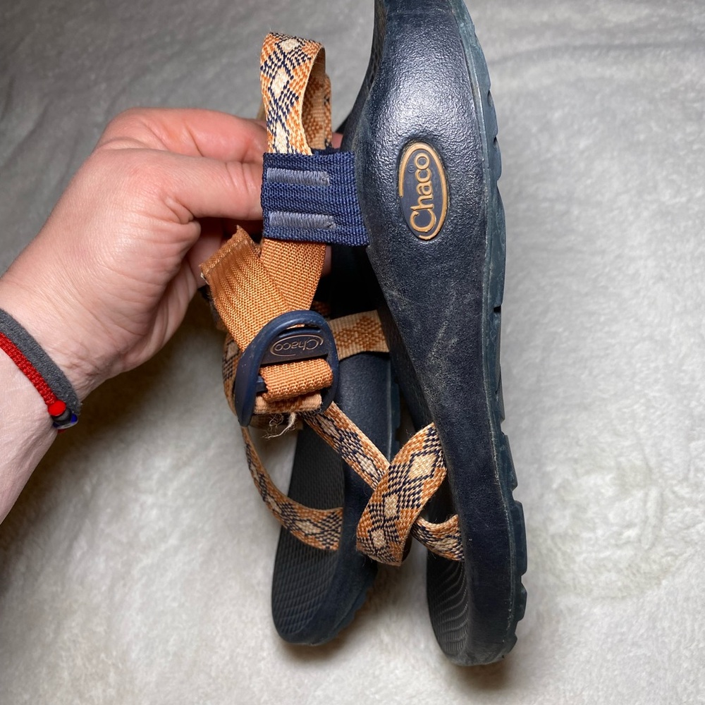 EUC Tan Geometric Diamond Pattern Chaco Women’s Sandals - Picture 4 of 8